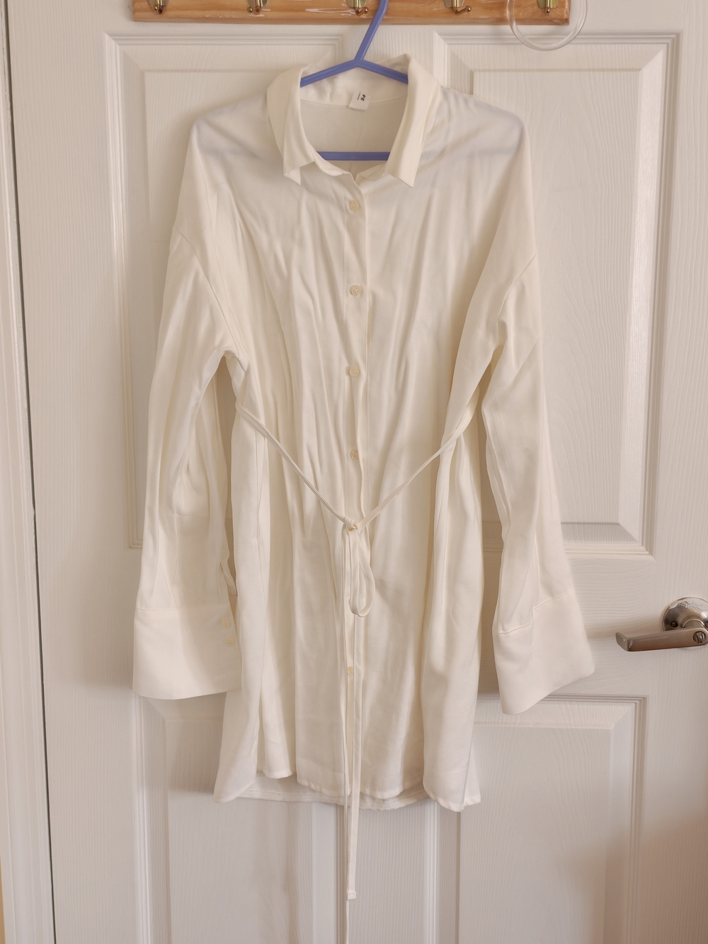 Women's Ivory Solid Collared Button Front Tie Waist Shirt Dress, One Size
